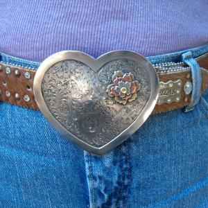 Heart buckle